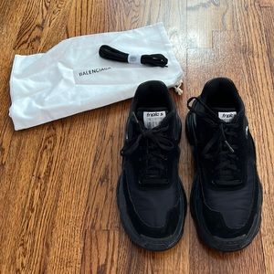 Balenciaga Triple S all black sneaker